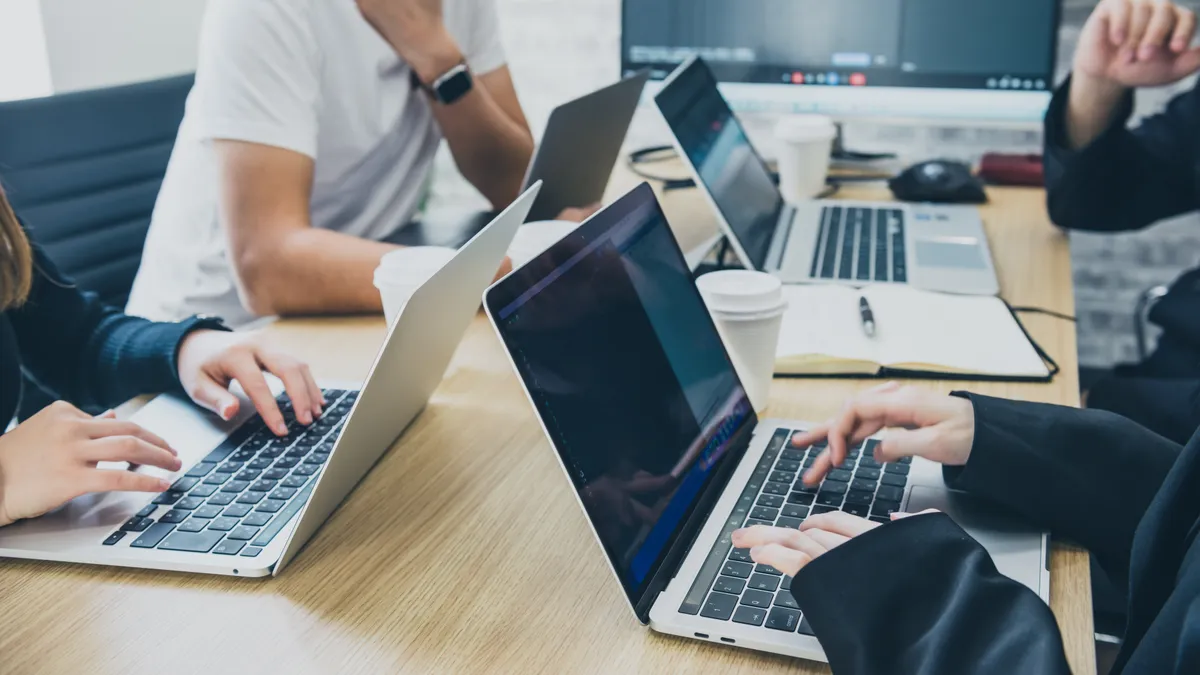 Marketing Consultant vs. Agency in Japan: Which Do You Need?