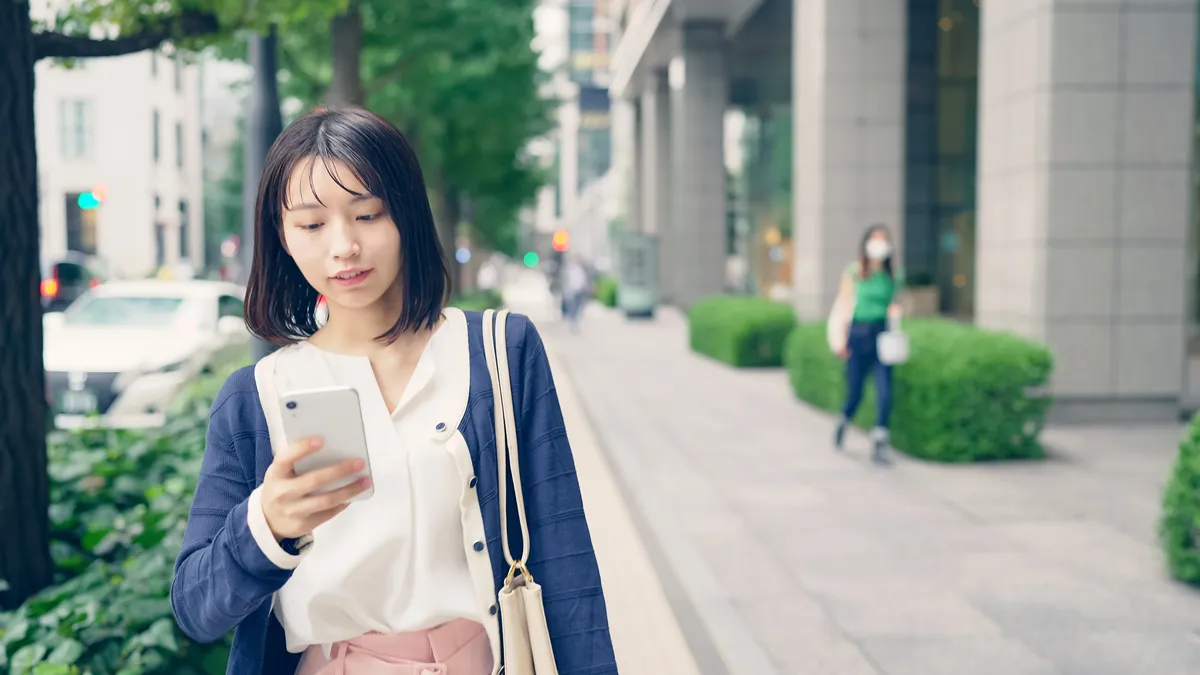How social retainers are structured (and why they differ from an ad agency's)